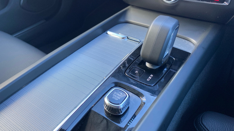 Volvo V60 2.0 B4P Plus Dark 5dr Auto [7 speed] Petrol Estate